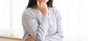 痩せ型女子・小胸さんにぴったりのナイトブラ紹介 - 「ふんわりルームブラ」と「LUNAナチュラルアップナイトブラ」
