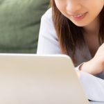 YouTube動画で試したバストアップエクササイズの研究レポート(痩せ型アラフォーナイトブラ研究員モトヤマ)