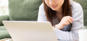 YouTube動画で試したバストアップエクササイズの研究レポート(痩せ型アラフォーナイトブラ研究員モトヤマ)
